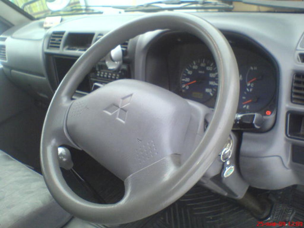 2001 Mitsubishi Delica