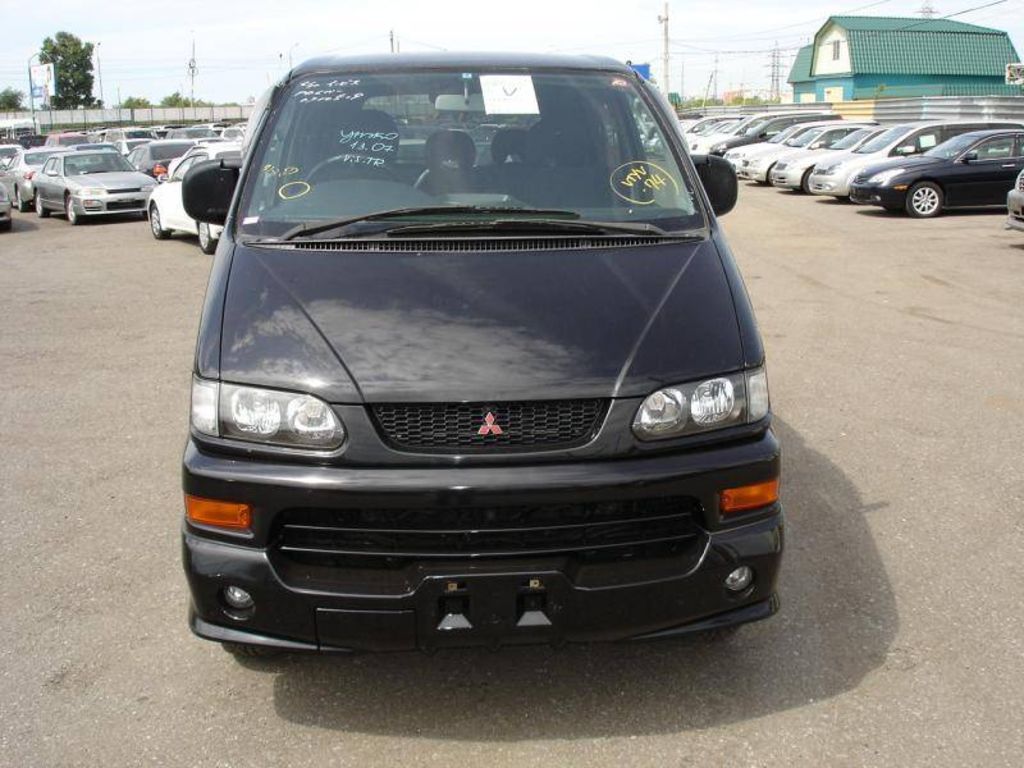2001 Mitsubishi Delica