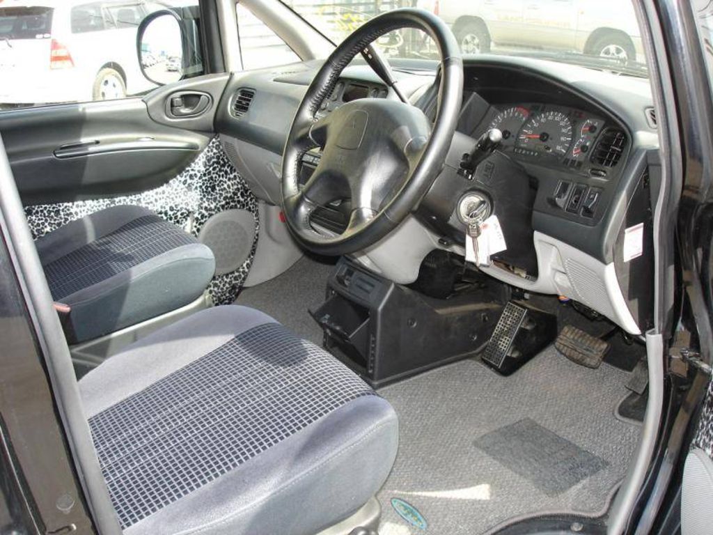 2001 Mitsubishi Delica