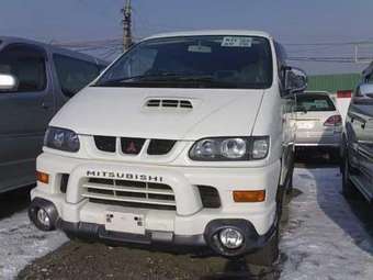 2001 Mitsubishi Delica