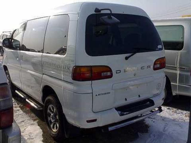 2001 Mitsubishi Delica