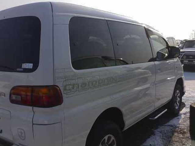 2001 Mitsubishi Delica