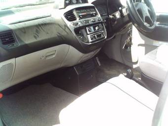 2001 Mitsubishi Delica Pics