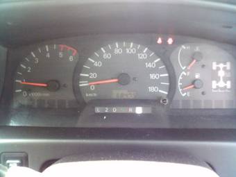 2001 Mitsubishi Delica Pictures
