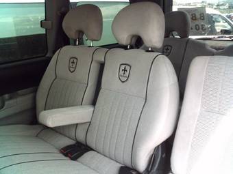 2001 Mitsubishi Delica Pictures