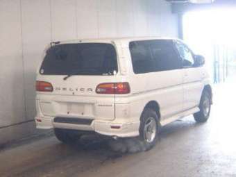 2001 Mitsubishi Delica Photos