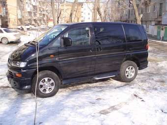 2001 Mitsubishi Delica Pics