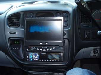 2001 Mitsubishi Delica Photos