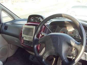 2001 Mitsubishi Delica Photos
