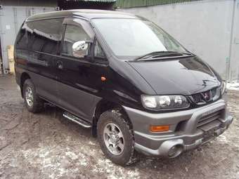 2001 Mitsubishi Delica Pics