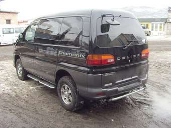 2001 Mitsubishi Delica Pictures