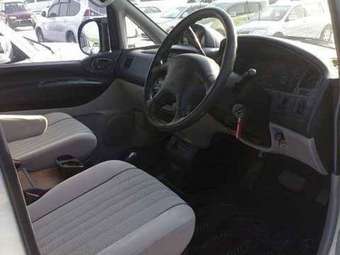 2001 Mitsubishi Delica Pics