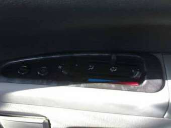 2001 Mitsubishi Delica Photos