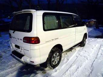 2001 Mitsubishi Delica Photos