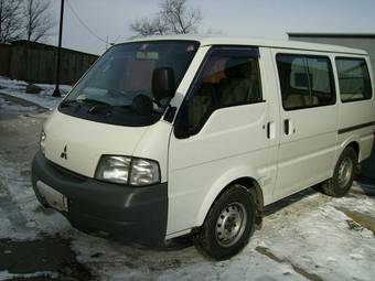 2001 Mitsubishi Delica Pics