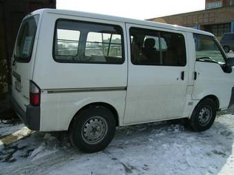 2001 Mitsubishi Delica Pictures