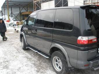 2001 Mitsubishi Delica For Sale