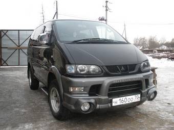 2001 Mitsubishi Delica Pictures