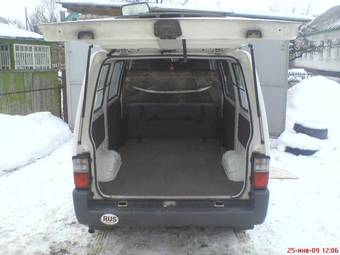 2001 Mitsubishi Delica Pictures