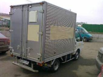 2001 Mitsubishi Delica Photos