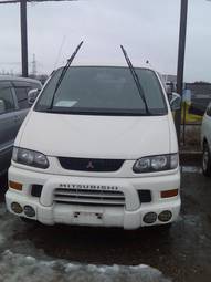 2001 Mitsubishi Delica Photos