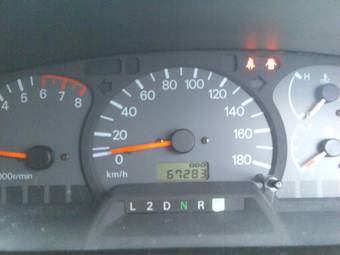 2001 Mitsubishi Delica Photos