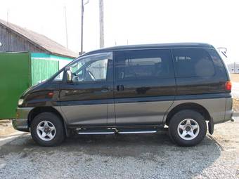 2001 Mitsubishi Delica Pics