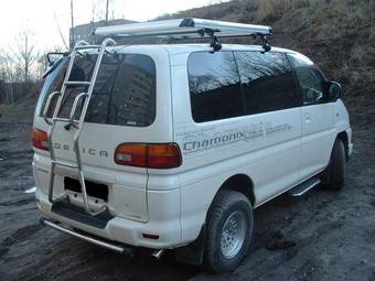 2001 Mitsubishi Delica Wallpapers