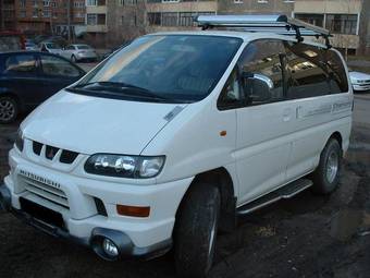 2001 Mitsubishi Delica For Sale