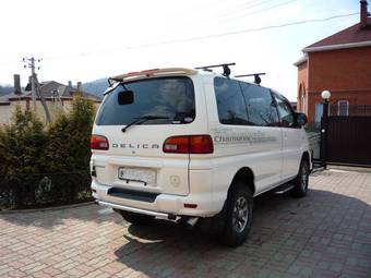 2001 Mitsubishi Delica Wallpapers