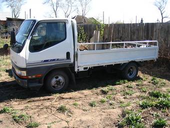 2001 Mitsubishi Delica Pictures