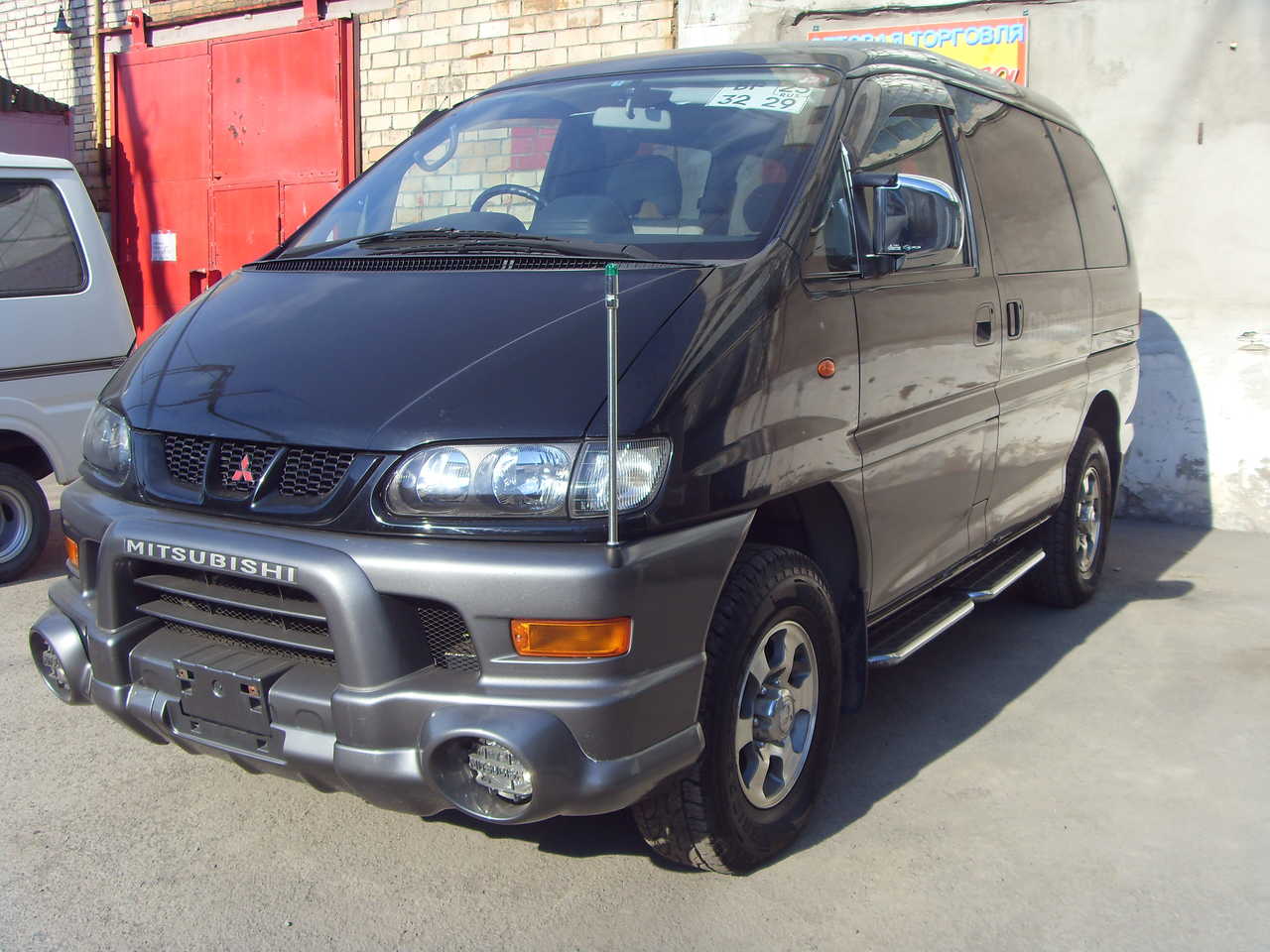 2001 Mitsubishi Delica