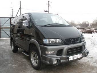 2001 Mitsubishi Delica Pictures