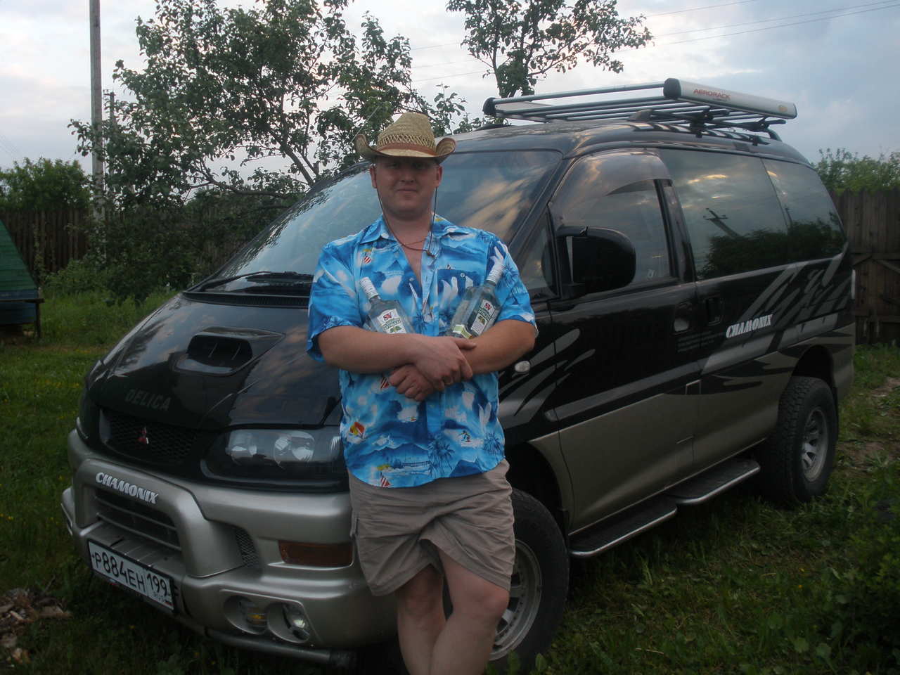 2001 Mitsubishi Delica