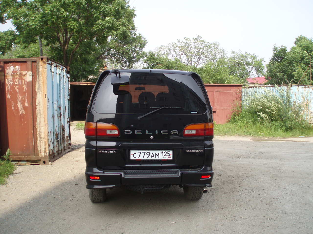 2001 Mitsubishi Delica