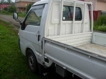 2001 Mitsubishi Delica Photos