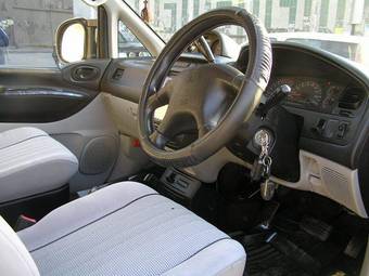 2001 Mitsubishi Delica Images