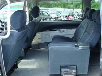 2001 Mitsubishi Delica Photos