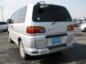 2001 Mitsubishi Delica Pictures