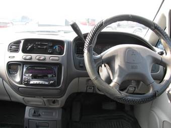 2001 Mitsubishi Delica Photos