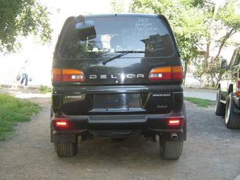 2001 Mitsubishi Delica Photos