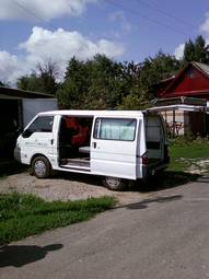 2001 Mitsubishi Delica Pictures