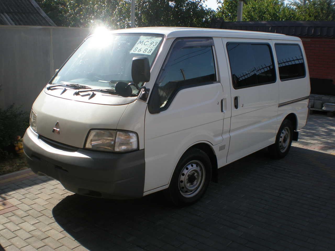 2001 Mitsubishi Delica