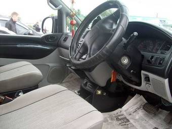 2001 Mitsubishi Delica Pictures