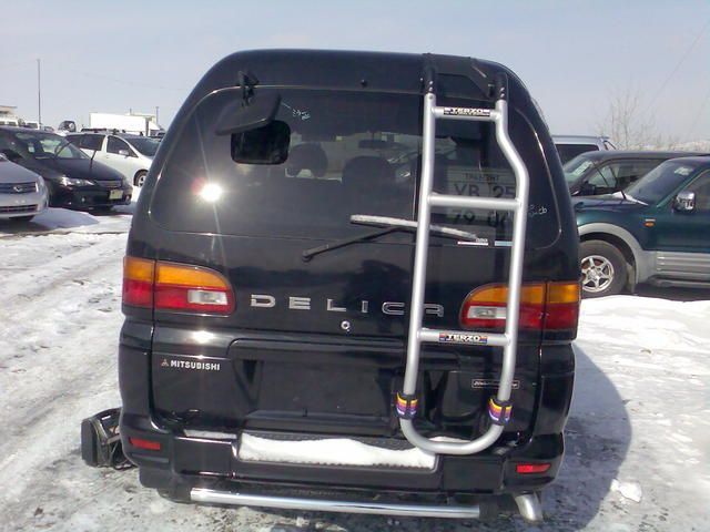 2002 Mitsubishi Delica