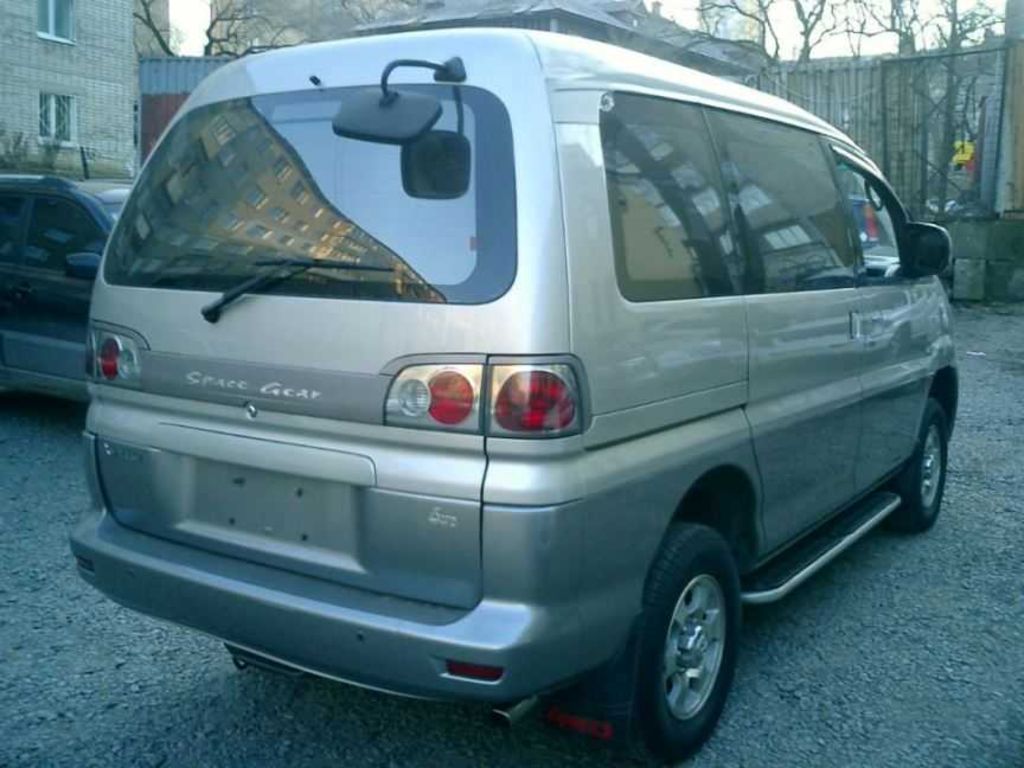 2002 Mitsubishi Delica
