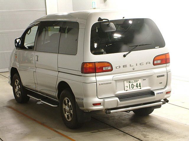 2002 Mitsubishi Delica