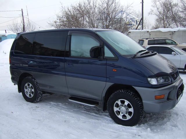 2002 Mitsubishi Delica