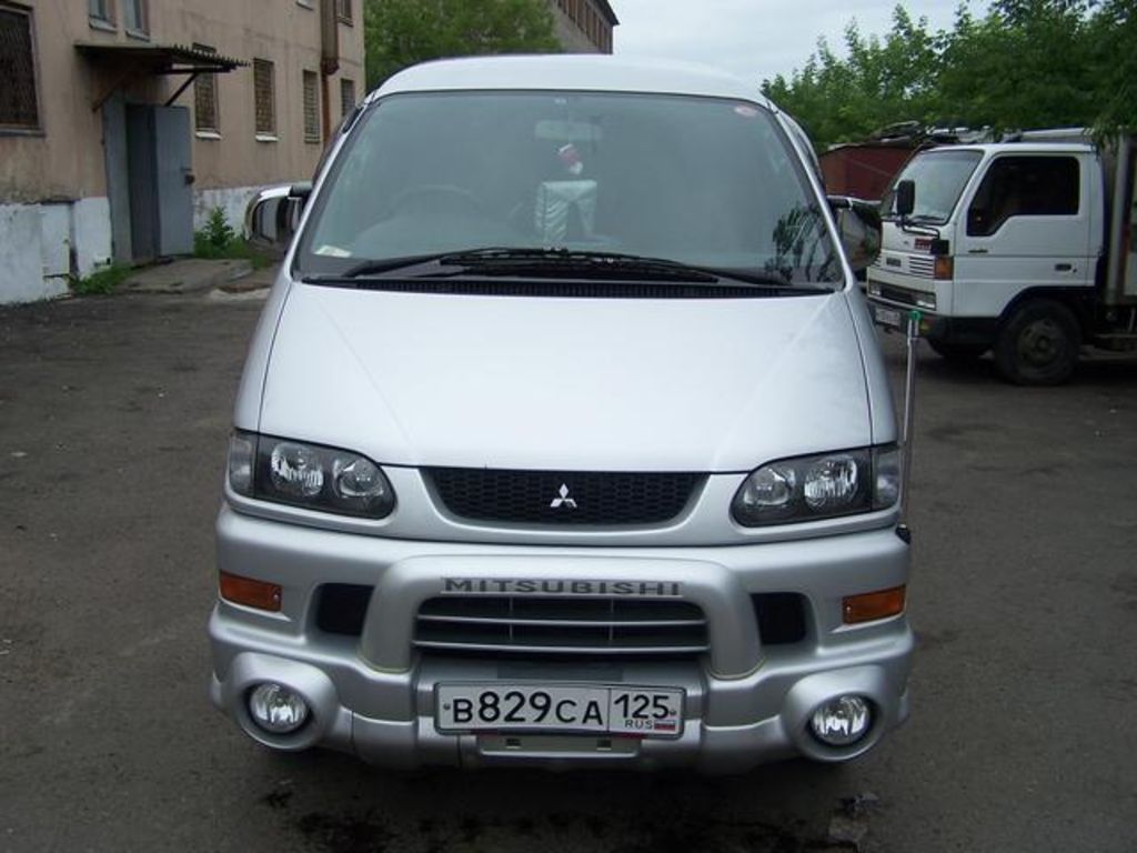 2002 Mitsubishi Delica