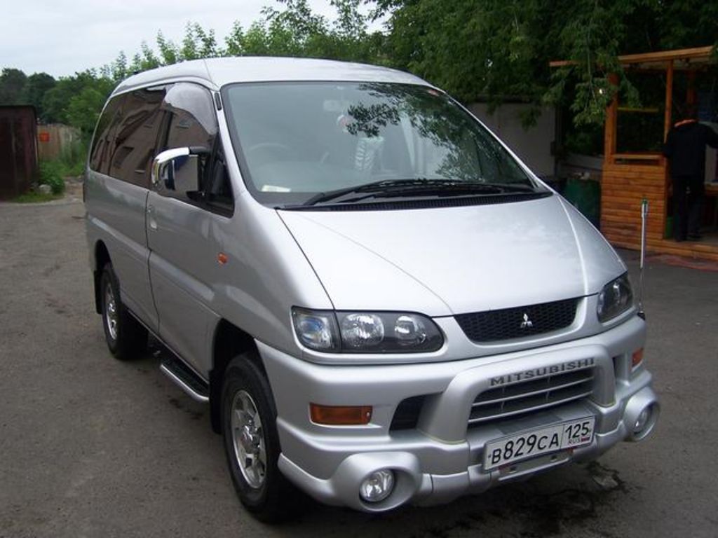 2002 Mitsubishi Delica